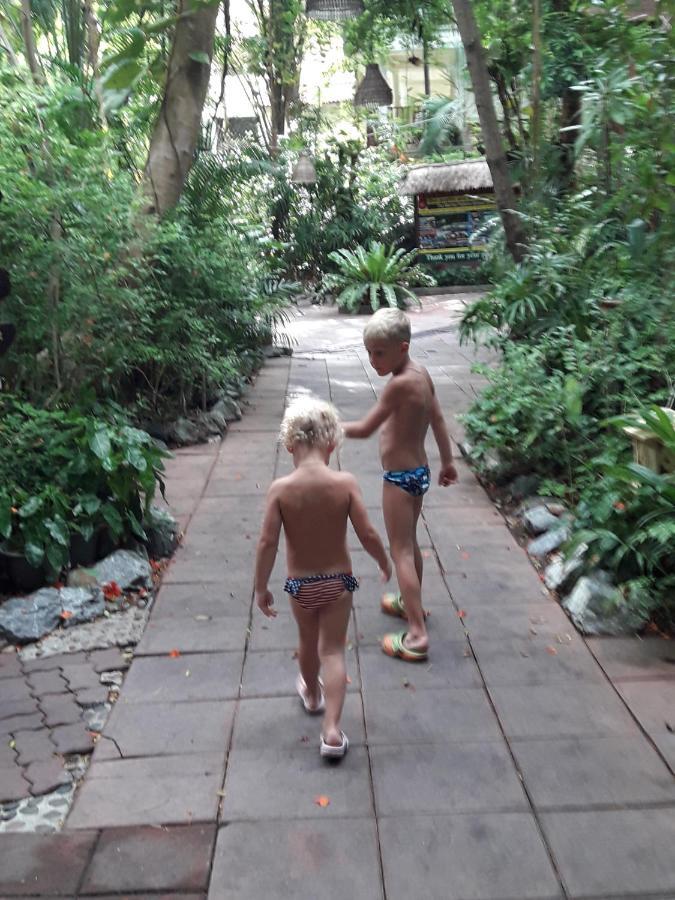 Двух-Комнатная Квартира В Кондоминимуме "Tropikal Garden" Pattaya Buitenkant foto